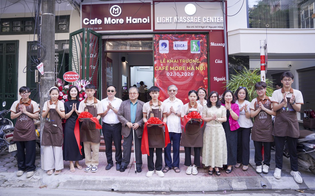 Khai trương quán Cafe More Hanoi thứ 3 do người khiếm thị pha chế, phục vụ