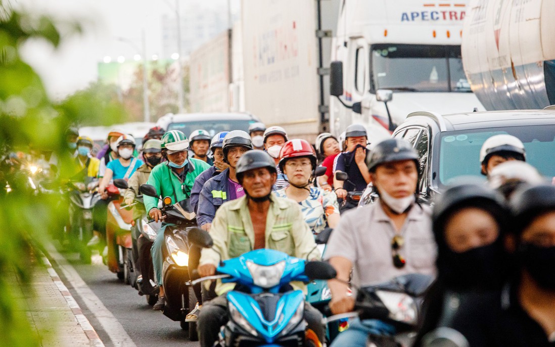 Tiến sĩ chỉ rõ "nguồn cơn" gây ra tình trạng ùn tắc giao thông 