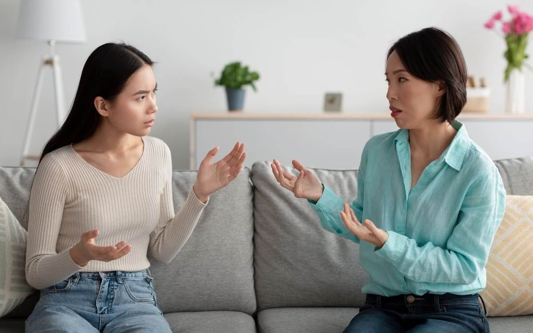 Nỗi đau của những người con cả đời gồng mình sống bằng kỳ vọng của cha mẹ