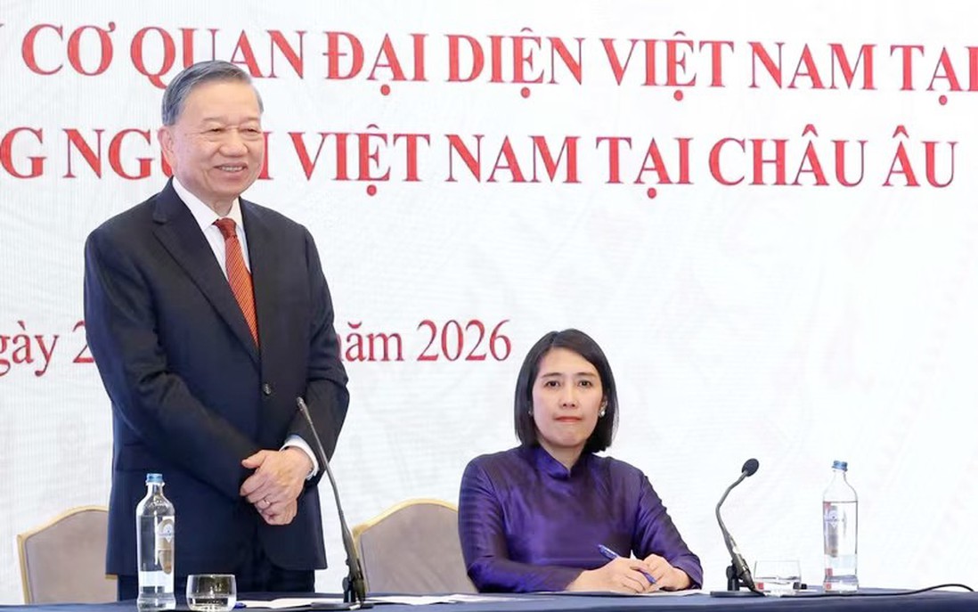 General Secretary and President To Lam met Vietnamese community in Europe
