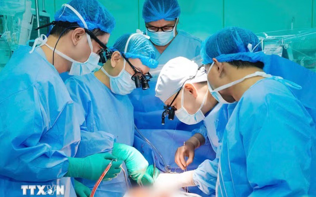 Ngày 21/10: Bộ trưởng Bộ Y tế, Bộ Nội vụ trình bày về nhiều dự án luật
