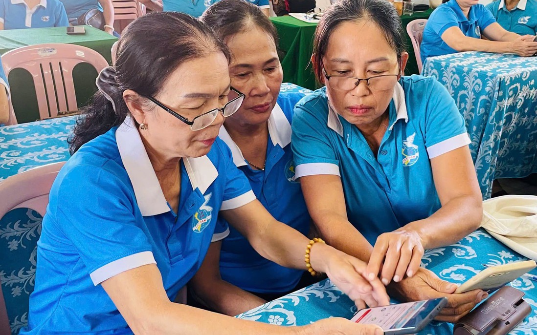 Cán bộ Hội không chỉ "tuyên truyền" mà thực sự "tham mưu, giám sát" lồng ghép giới