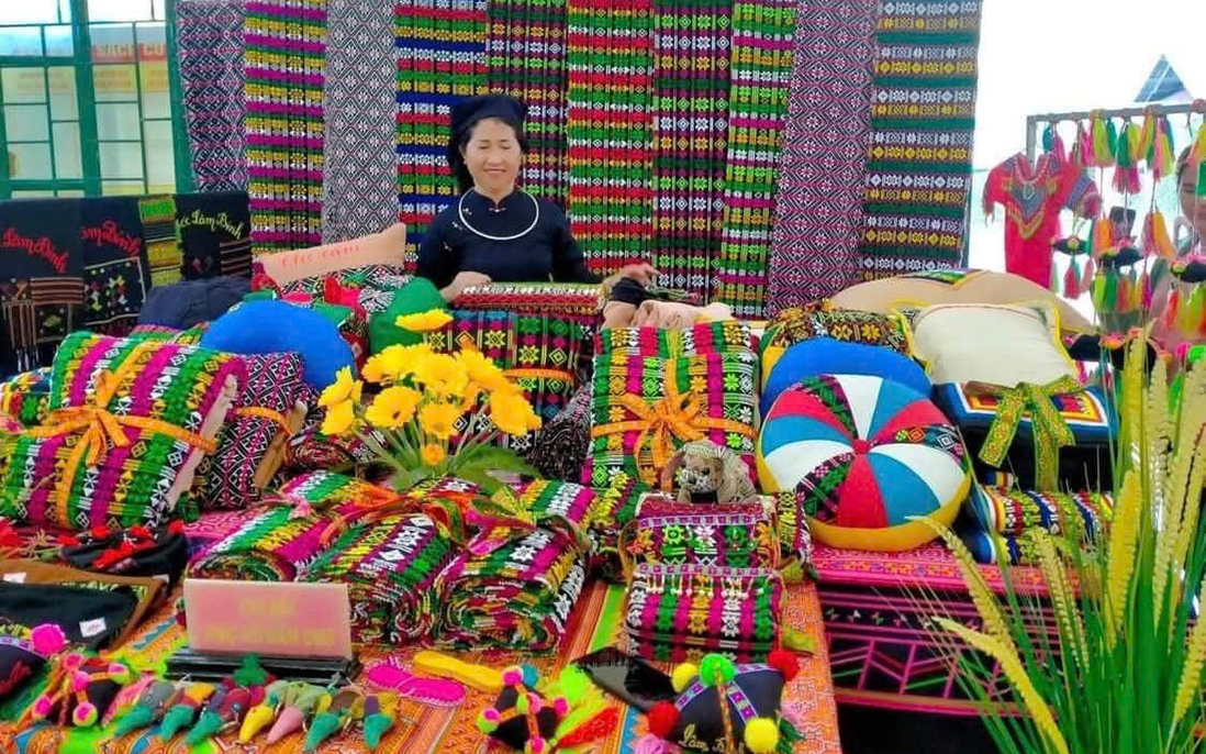 Phụ nữ Thượng Lâm (Tuyên Quang): "Nếp nhà sạch" mở đường cho du lịch
