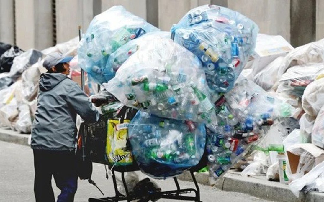 Bài toán EPR: Mở đúng 'cánh cửa' để 'phụ nữ ve chai' không bị bỏ lại phía sau