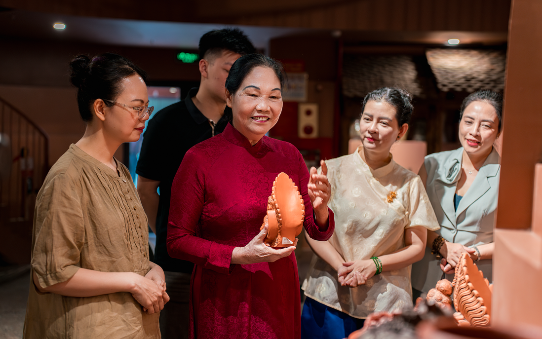 Mở lối cho tương lai của làng gốm Bát Tràng trên không gian số