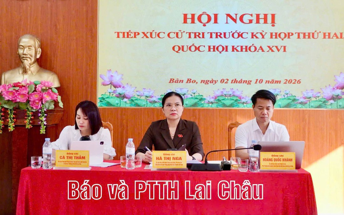 Phó Chủ tịch - Tổng Thư ký UBTƯ MTTQ Việt Nam Hà Thị Nga tiếp xúc cử tri xã Bản Bo