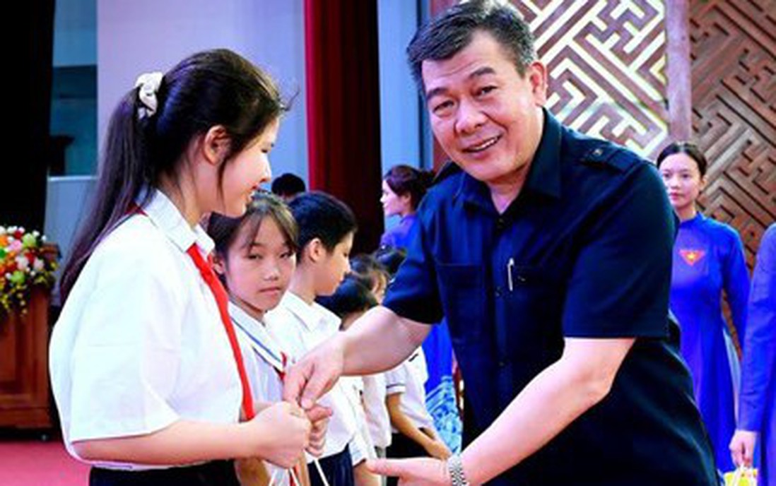 Phó Chủ tịch UBTƯ MTTQ Việt Nam Nguyễn Đức Phong dự lễ phát động Tháng cao điểm  "Vì người nghèo" tại Hải Phòng