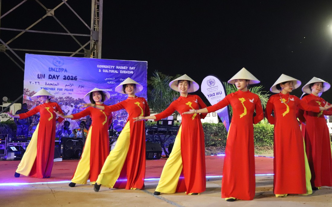 Các nữ chiến sĩ Đội Công binh số 5 gây ấn tượng với áo dài, nón lá trong Ngày Liên hợp quốc