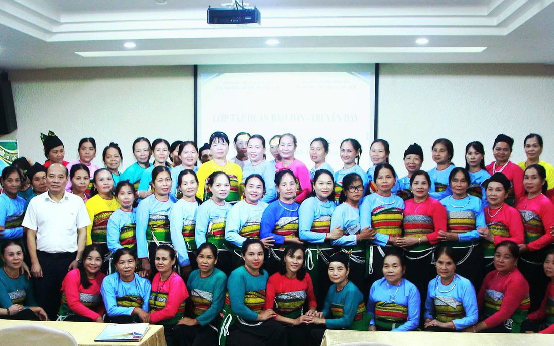 Giữ hồn văn hóa Mường từ những lớp truyền dạy