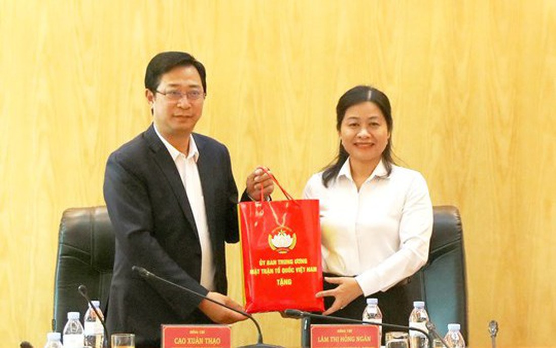 Phó Chủ tịch Cao Xuân Thạo làm việc với Đoàn đại biểu Đảng ủy xã Kiên Đài, tỉnh Tuyên Quang