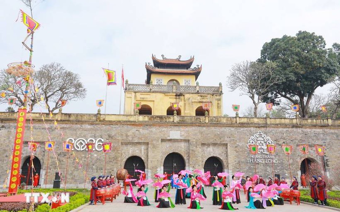 Lần đầu tiên tổ chức Đường hoa Tết trong Hoàng thành Thăng Long