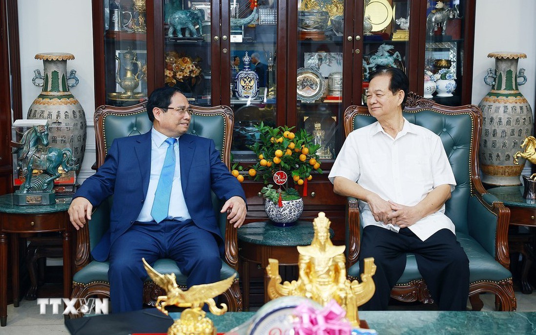 Thủ tướng chúc Tết nguyên lãnh đạo Đảng, Nhà nước và dâng hương các cố lãnh đạo