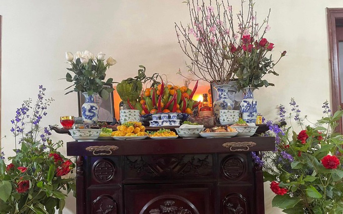 Văn khấn Tổ tiên và Thần linh trong ngày mùng 1 Tết Nguyên đán Bính Ngọ