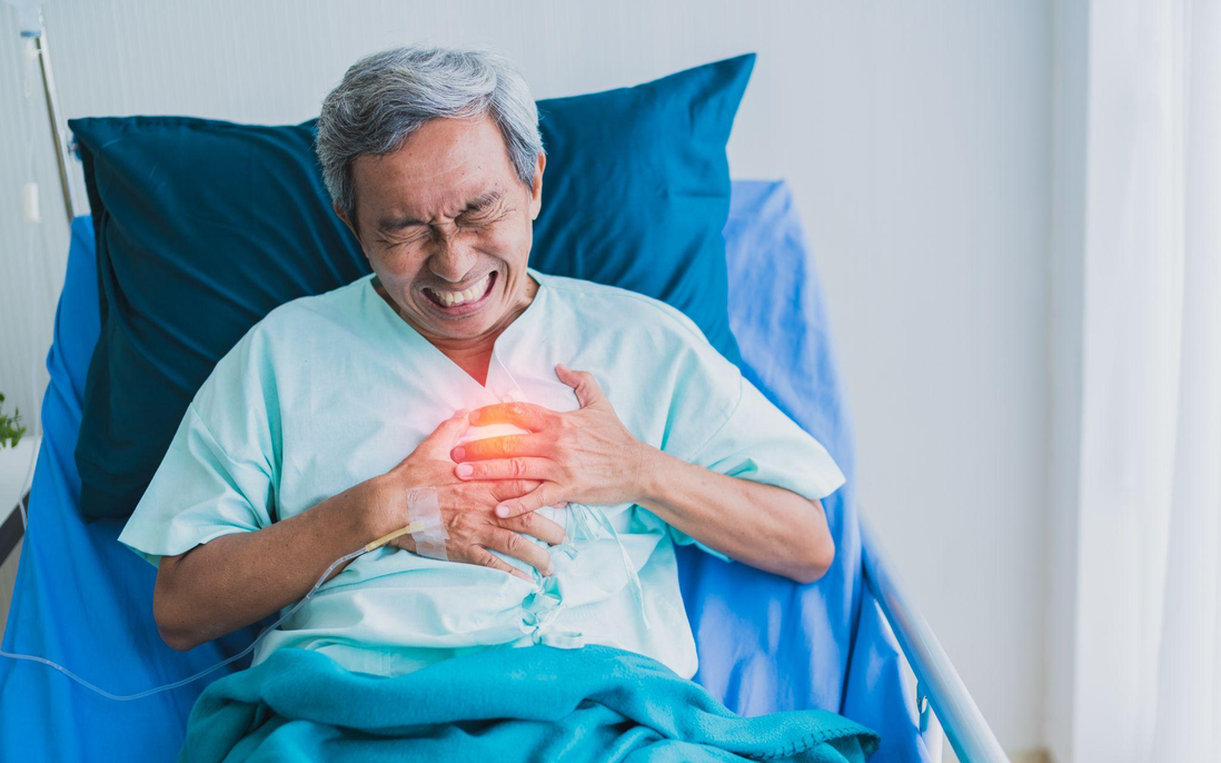 Chuyên gia khuyến cáo việc uống rượu bia dịp Tết với người mắc bệnh tim mạch