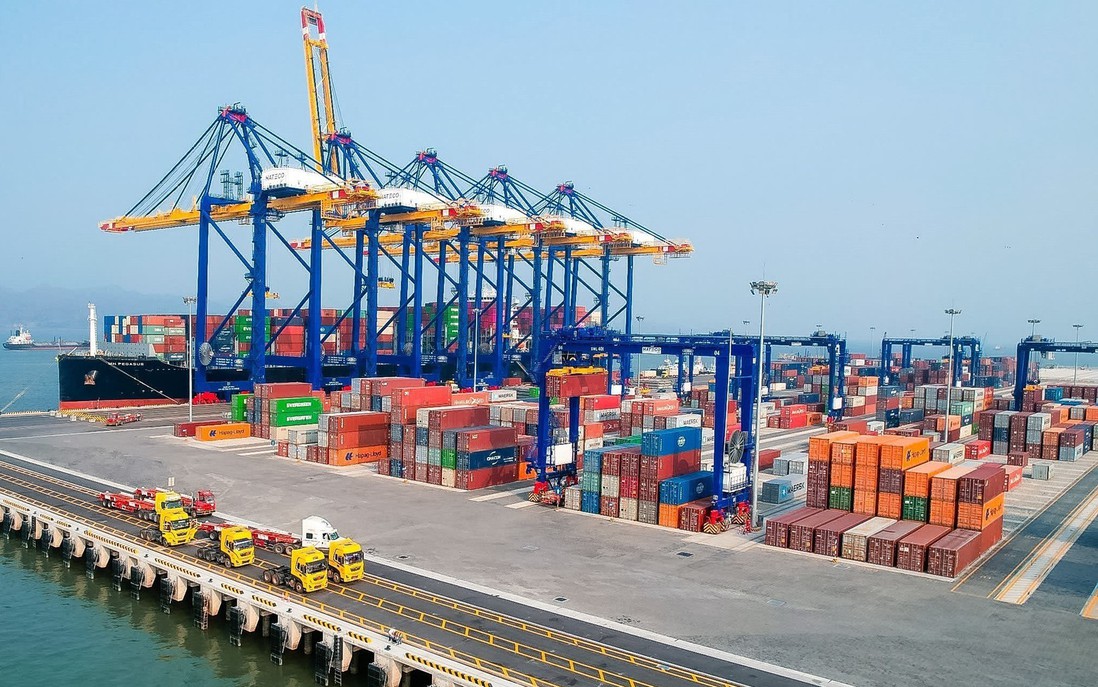 Xuất khẩu 2026: Áp lực từ "gió ngược" toàn cầu và lời giải tăng cường nội lực