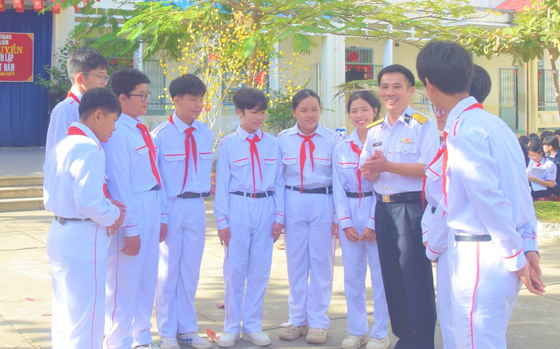 Giáo dục truyền thống cách mạng cho học sinh