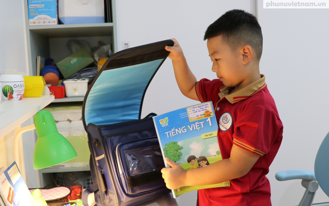 Tuyển sinh lớp 1 sau sáp nhập ở Hà Nội: Phụ huynh thấp thỏm, trường chờ chỉ đạo