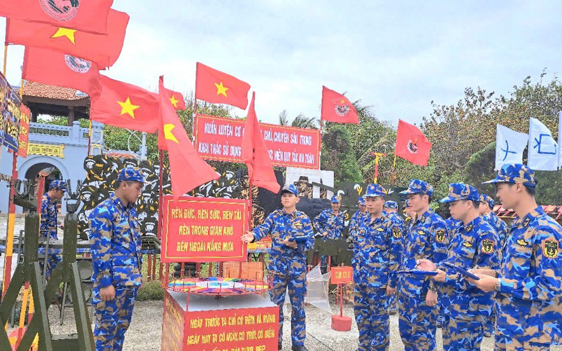 Phát động phong trào thi đua đầu năm mới ở Trường Sa