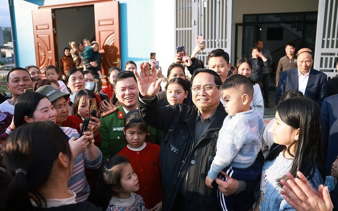 Thủ tướng chúc Tết nhân dân khu tái định cư Đông Khê của tỉnh Cao Bằng