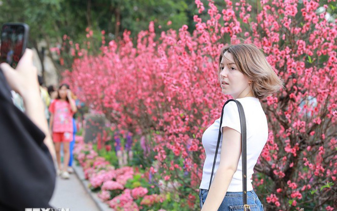 1,34 triệu lượt khách "xông đất" Thủ đô dịp Tết Bính Ngọ