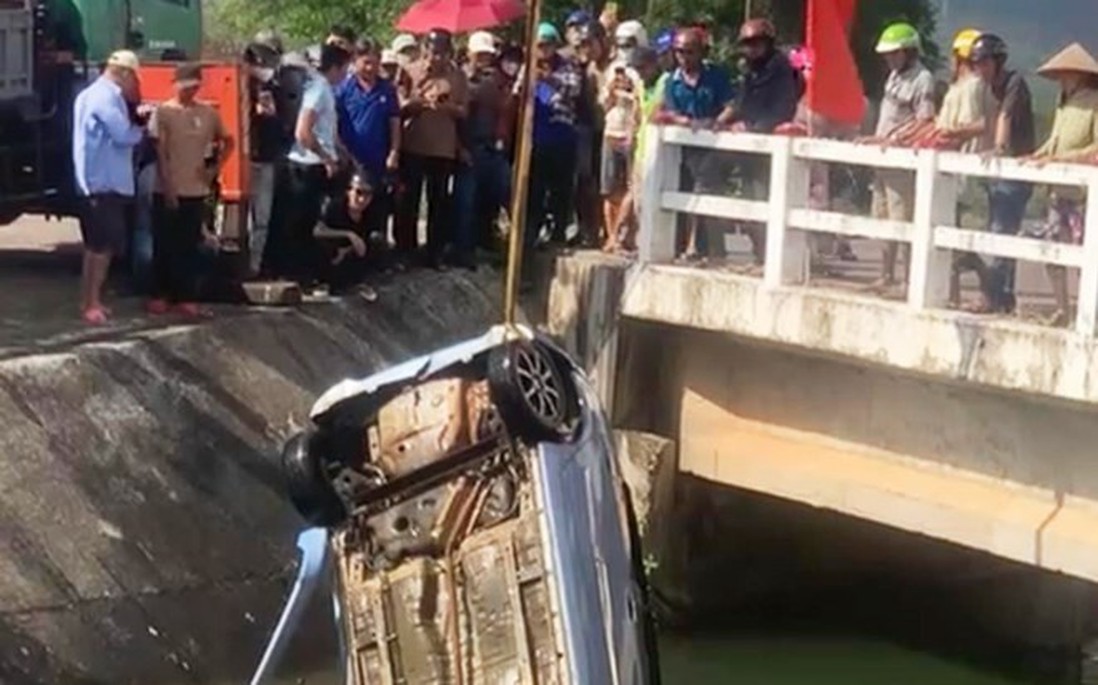 Gia Lai: Phát hiện xe ôtô và 2 thi thể dưới hạ lưu đập Vân Phong