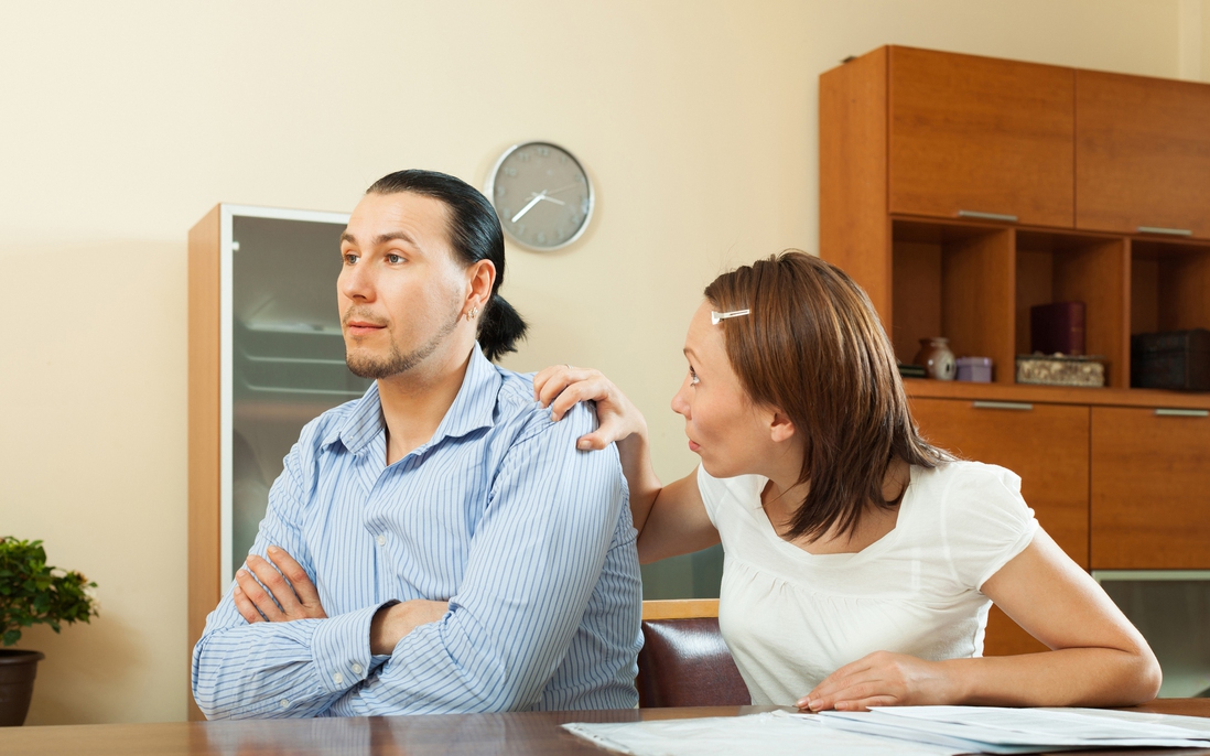 Phận "người đến sau" và cái Tết chát đắng vị "người dưng"