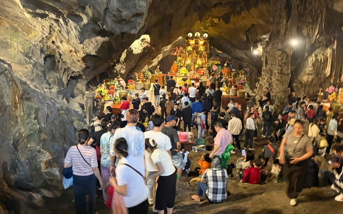 Biến tướng lễ hội: Sự lệch pha giữa niềm tin và cách tổ chức