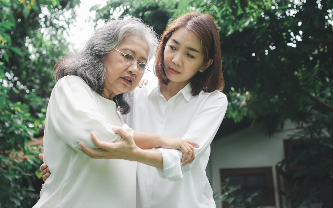 Khi mẹ chồng bắt đầu hay quên