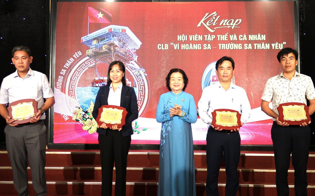 Lắng đọng ân tình trong buổi họp mặt CLB "Vì Hoàng Sa - Trường Sa thân yêu"