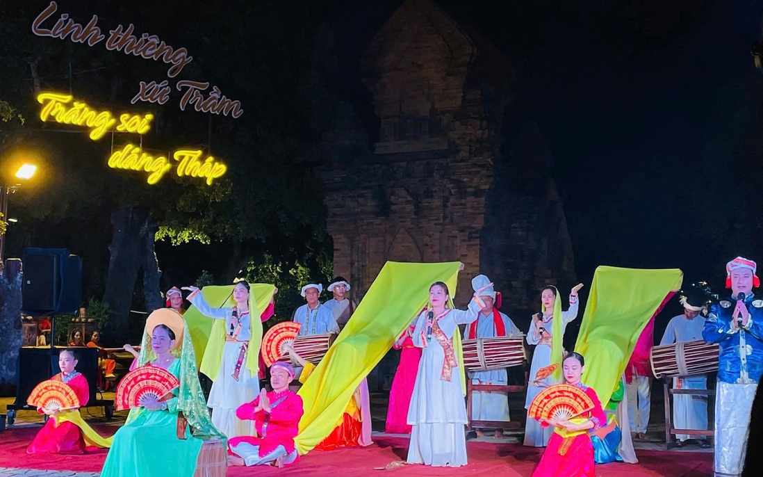 Khánh Hòa: Sản phẩm du lịch văn hóa “"Lung linh huyền thoại" chưa như kỳ vọng