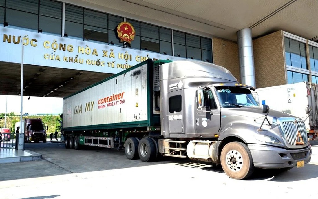 Thủ tướng: Khẩn trương tháo gỡ ngay vướng mắc trong kiểm tra thực phẩm, hàng hóa xuất, nhập khẩu