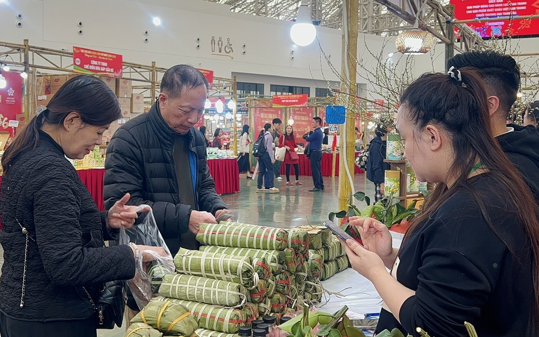 Kích cầu tiêu dùng Tết tại Hội chợ Mùa Xuân lần thứ nhất