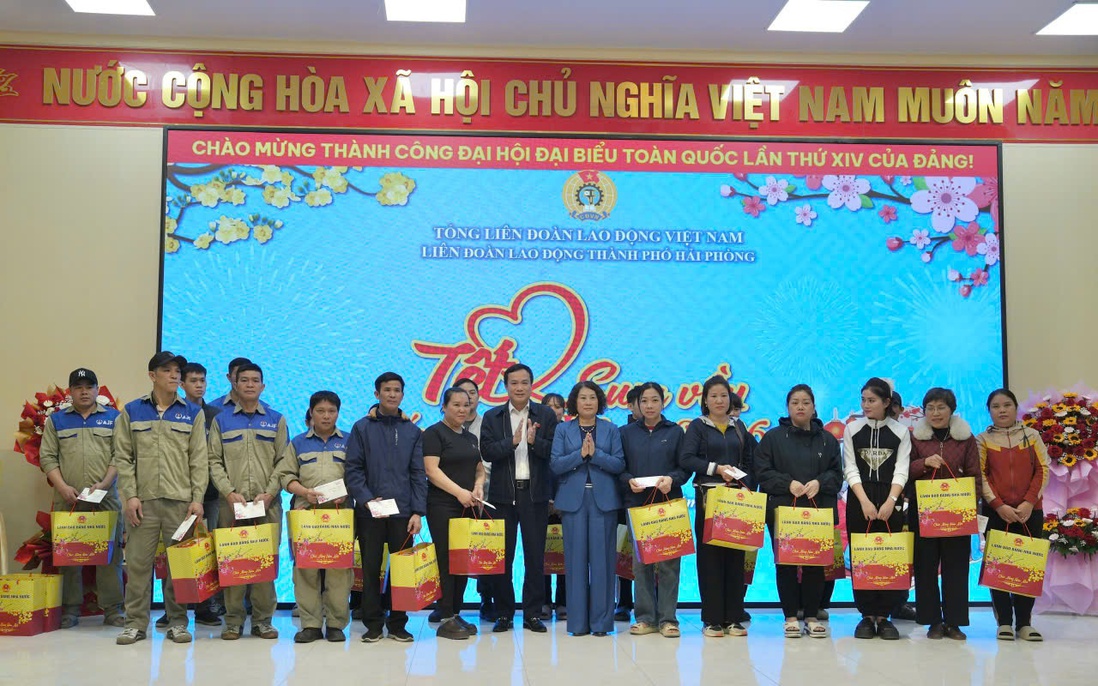 Nhiều suất quà Tết đến với công nhân, người lao động Hải Phòng