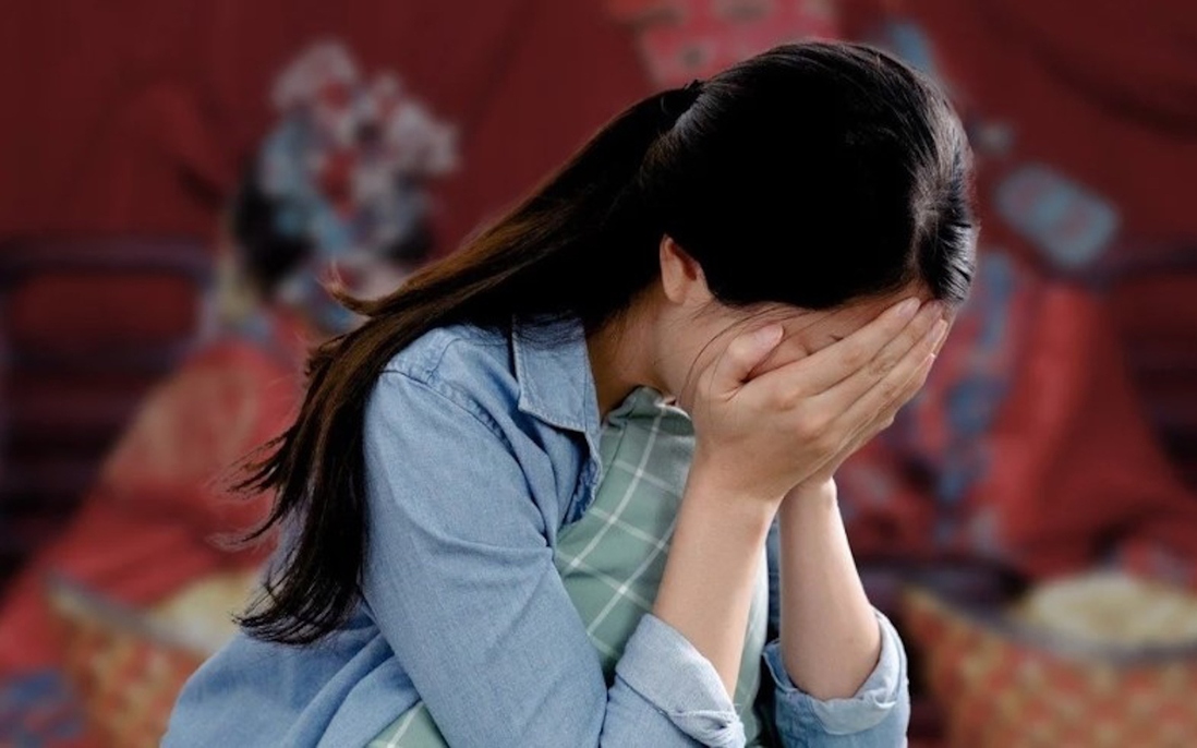 Bà ngoại bất cẩn làm cháu bị bỏng