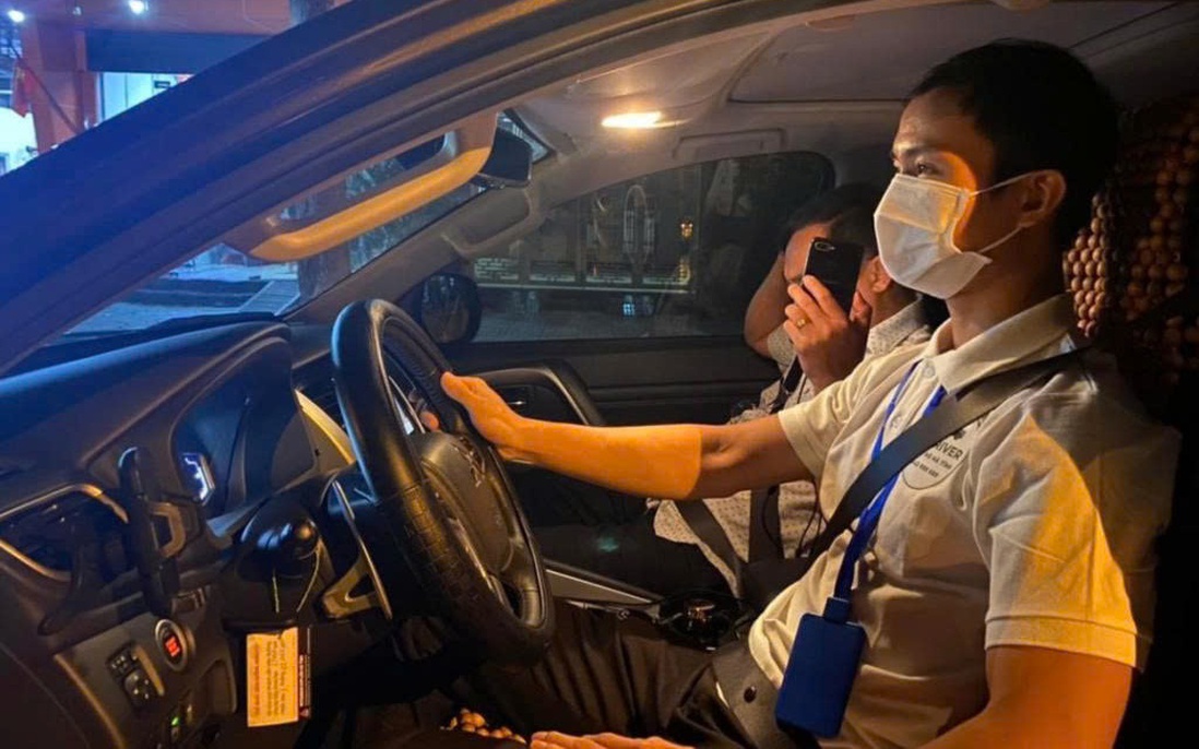 Cận Tết, dịch vụ "lái xe cho người nhậu" nở rộ