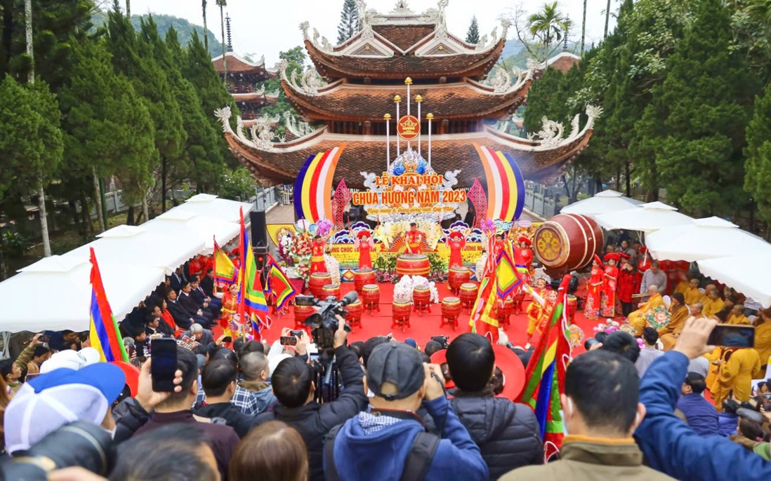 Lễ hội du lịch Chùa Hương 2026: Miễn phí trông ô tô dịch vụ, sẵn sàng tiếp nhận phản ánh qua hotline 19001207