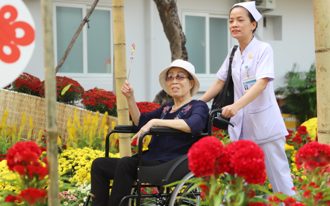 Đường hoa Xuân mang tinh thần sẻ chia tại Bệnh viện Chợ Rẫy