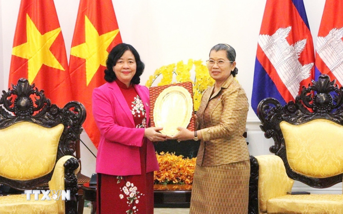 Củng cố và vun đắp quan hệ hợp tác giữa hai Đảng, hai nước Việt Nam-Campuchia