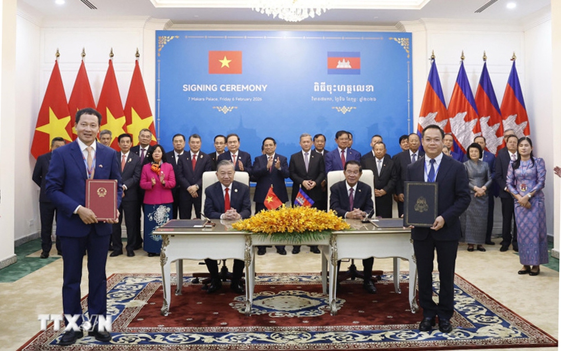 Tổng Bí thư Tô Lâm chứng kiến Lễ ký và trao các văn kiện hợp tác tại Campuchia