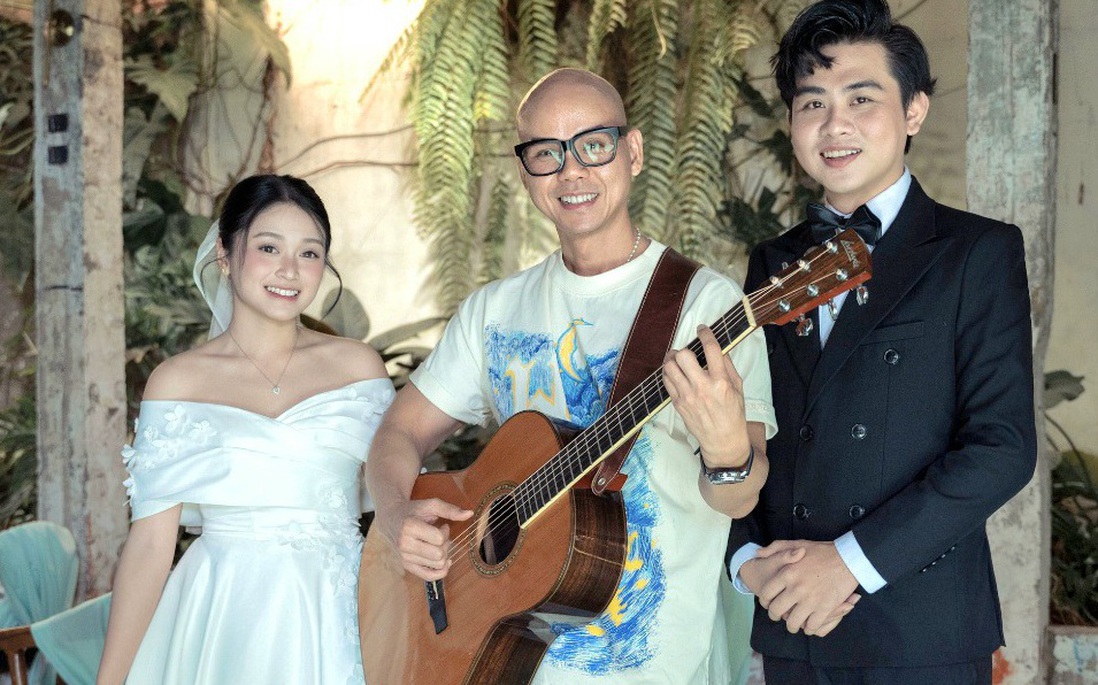 Phan Đinh Tùng gây chú ý trong mùa Valentine với "Thành đôi”