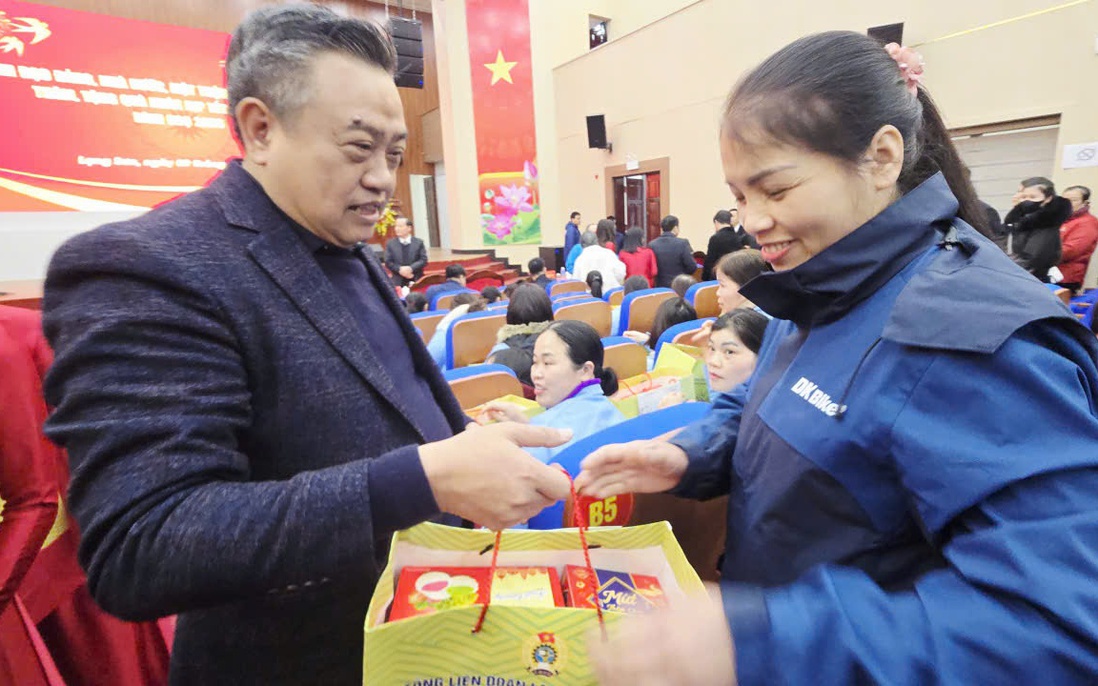 Tết ấm áp, sẻ chia với công nhân, người lao động, bệnh nhân khó khăn Lạng Sơn
