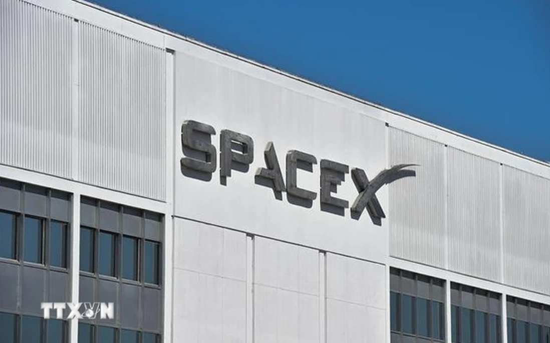 Tỷ phú Elon Musk dồn lực xây "thành phố Mặt Trăng"