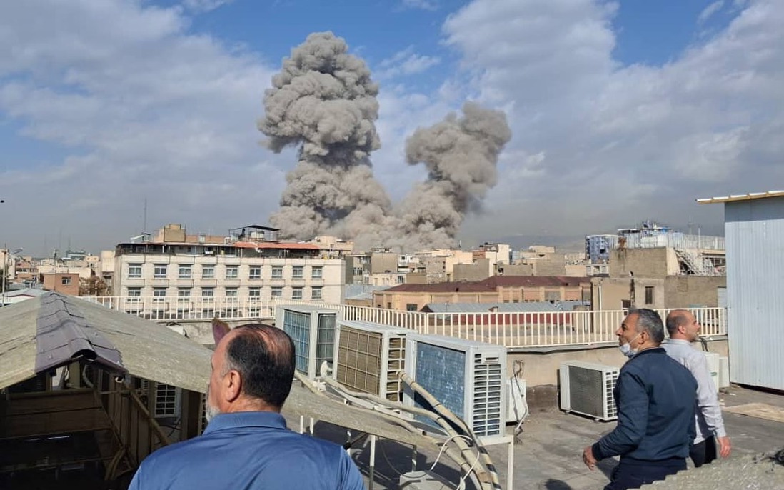 Số thương vong tại trường nữ sinh Iran tiếp tục tăng