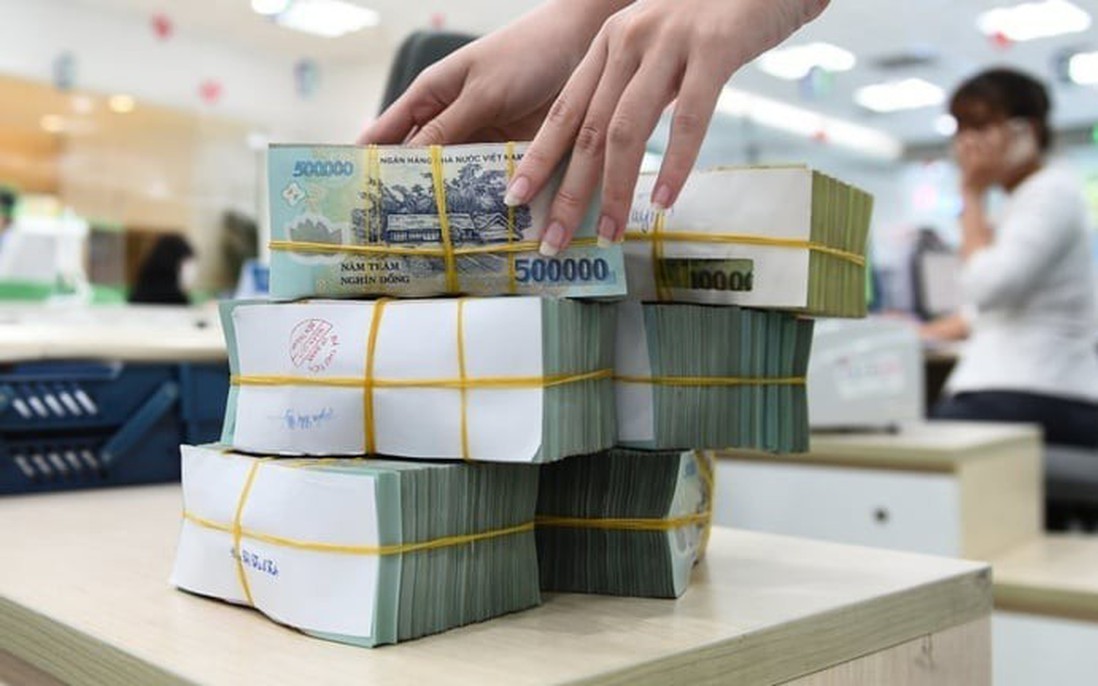 Lãi suất khó giảm trong nửa đầu 2026: Ai chịu áp lực lớn nhất?