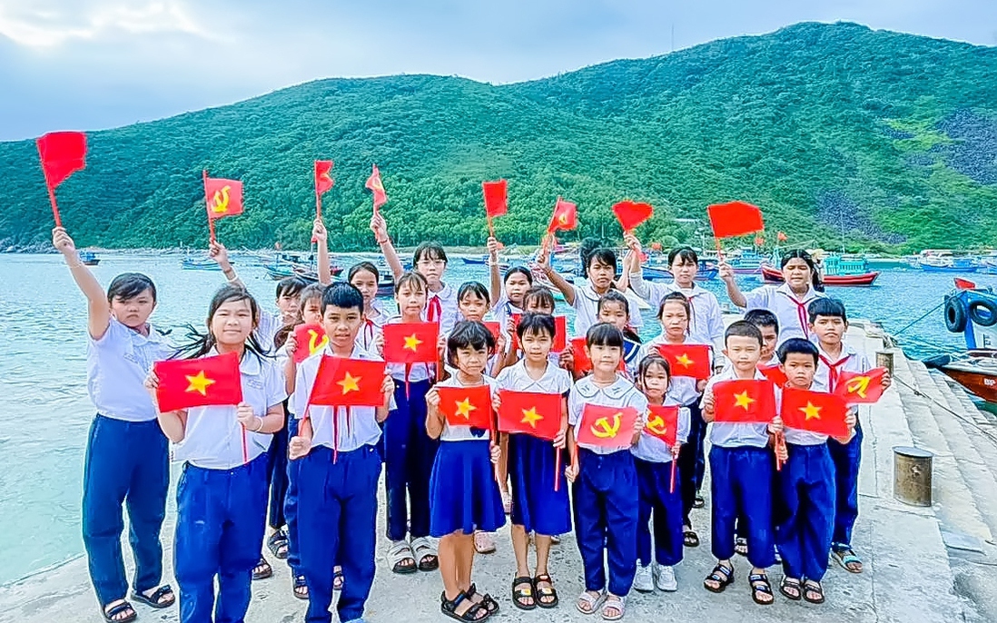 Cử tri vùng xã đảo, miền núi Khánh Hòa gửi gắm niềm tin qua từng lá phiếu