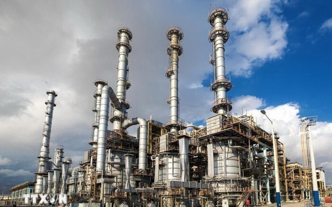 Giá dầu thô tăng vọt lên mức cao nhất kể từ tháng 8/2022