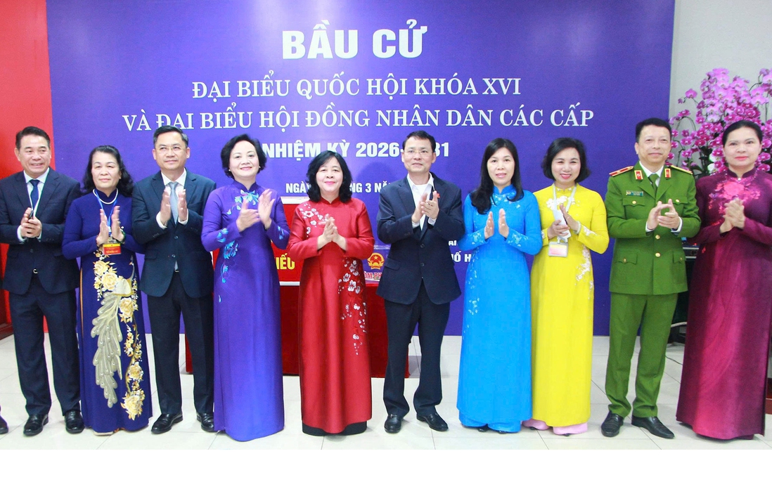 Cả nước rộn ràng bước vào Ngày bầu cử