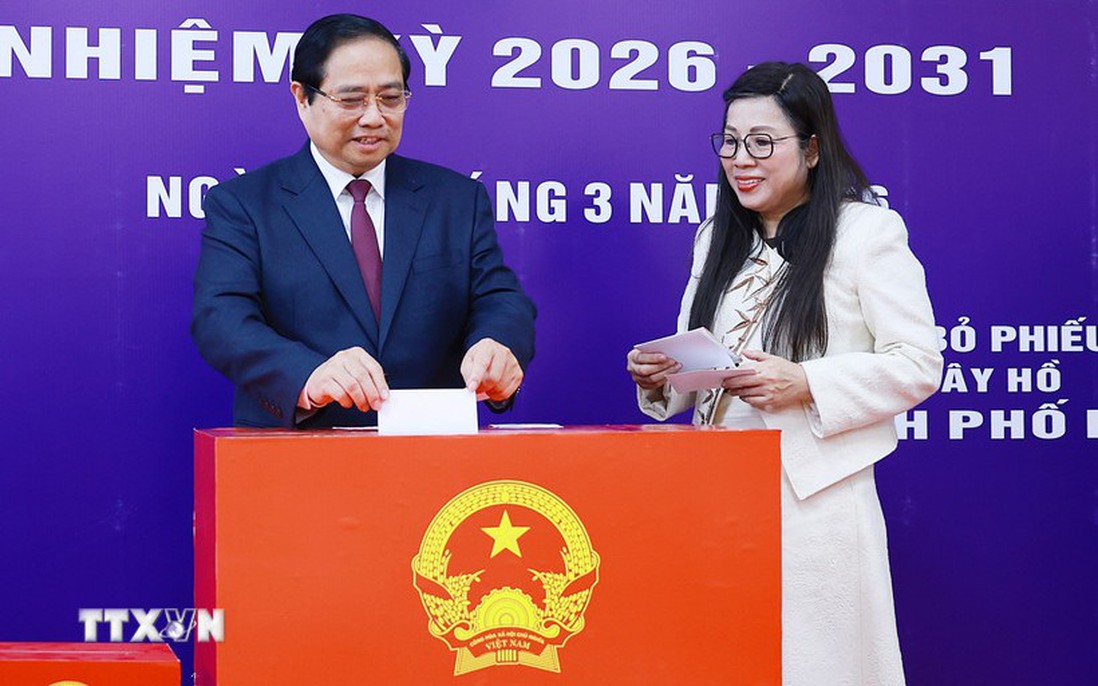 Thủ tướng bỏ phiếu bầu cử đại biểu Quốc hội khóa XVI và HĐND các cấp