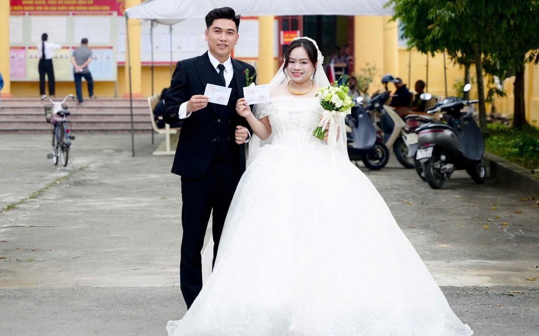 Ngày bầu cử đáng nhớ của đôi uyên ương trẻ ở Hải Phòng