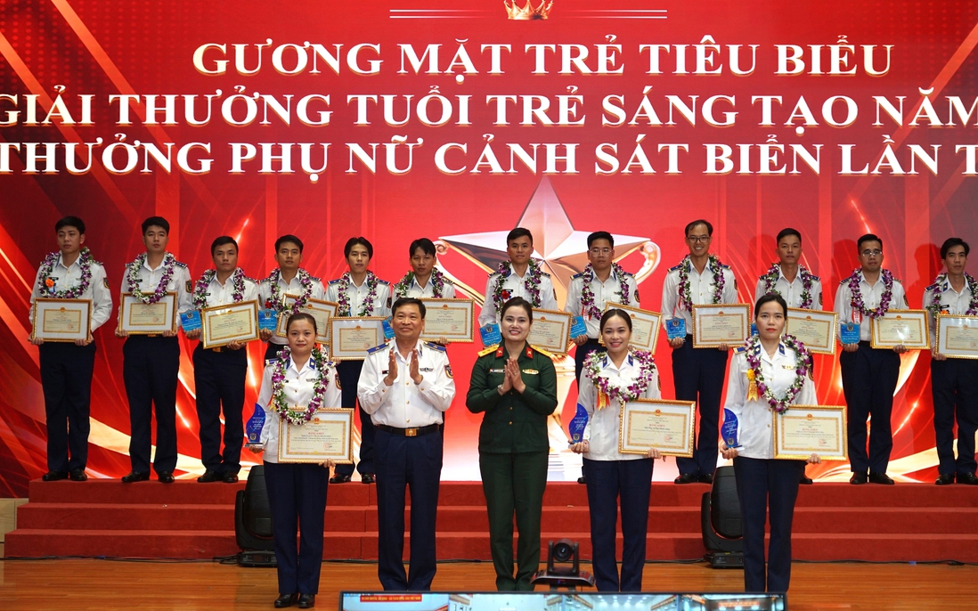 Lần đầu tiên trao tặng Giải thưởng Phụ nữ Cảnh sát biển Việt Nam 